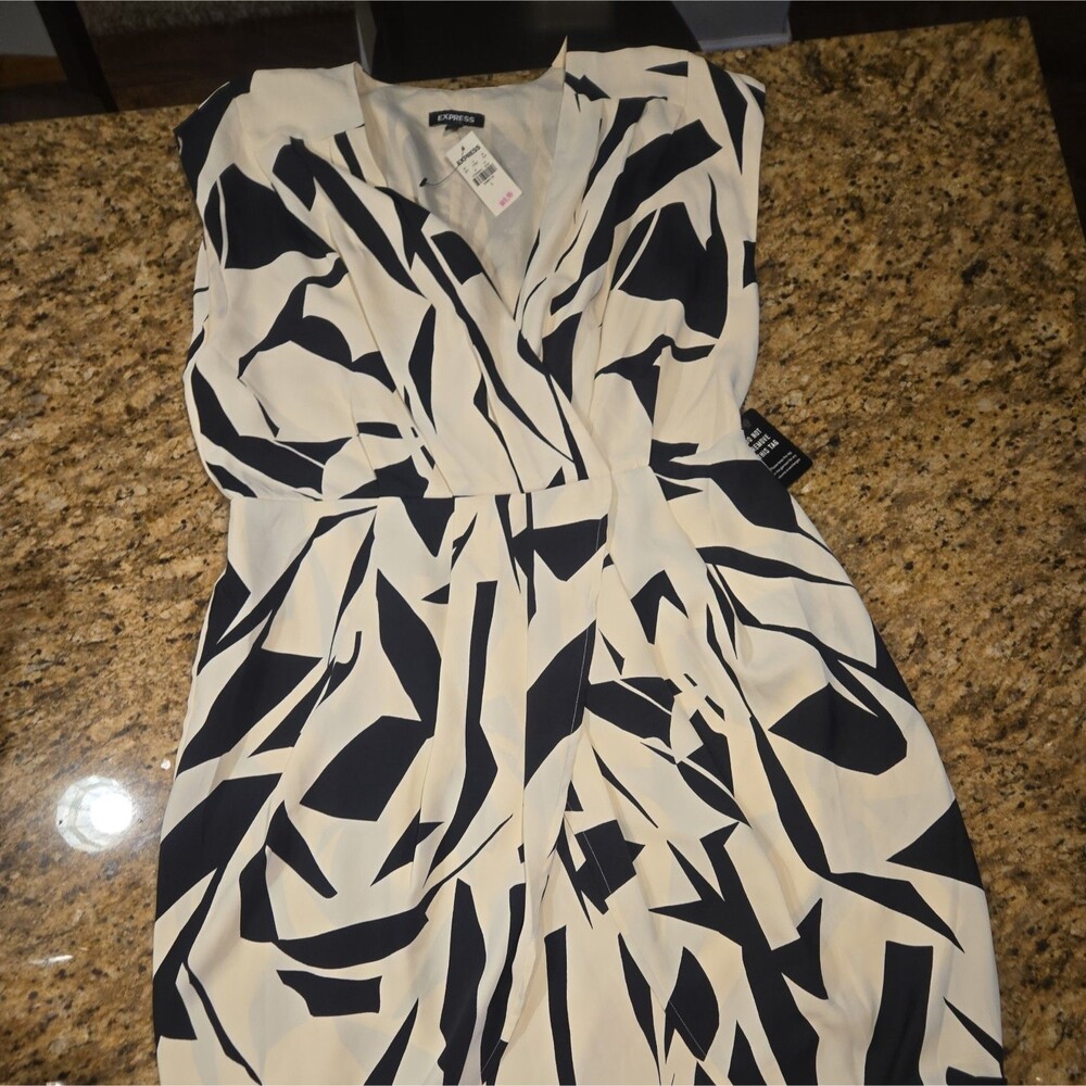Express Women's Large Abstract Geometric Print Black/Cream Midi Dress NWT